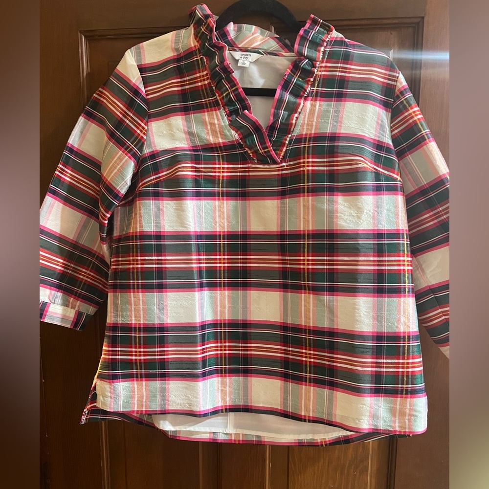 Crown and ivy raw silk Christmas top size M